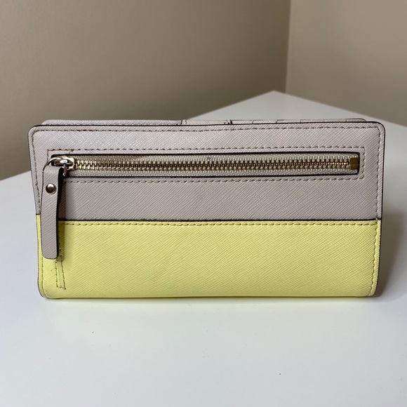 Kate Spade Wallet - Picture 4 of 4